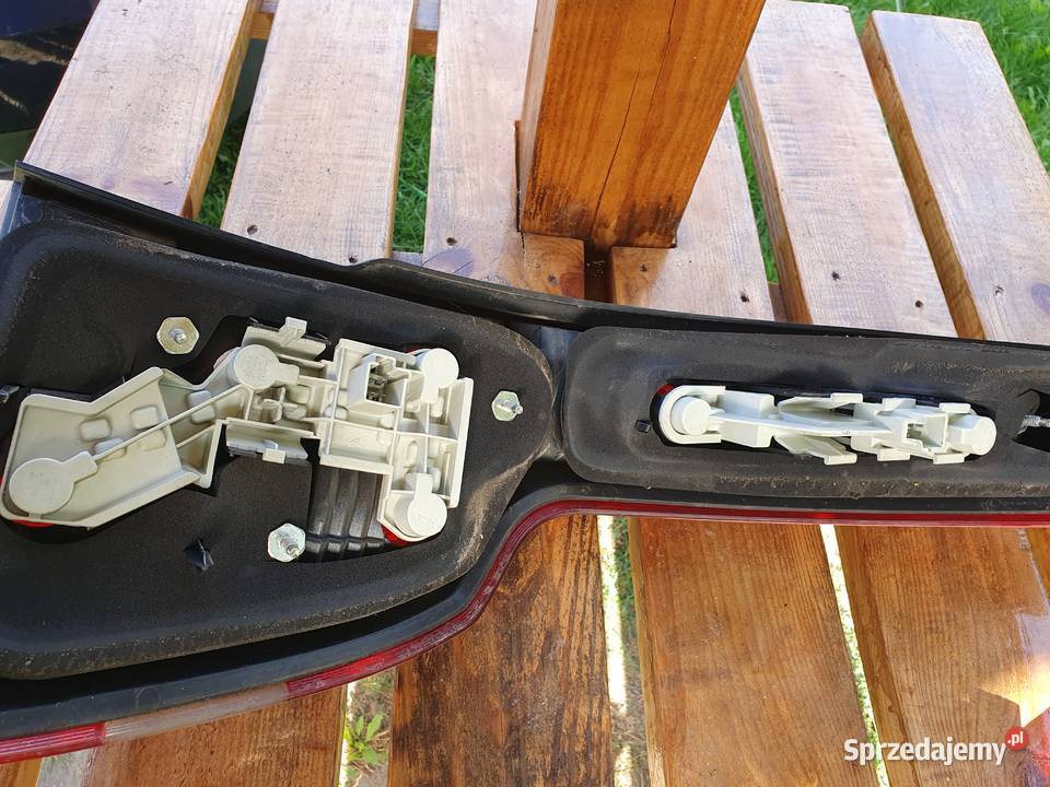 Lampy tylne volvo v50 2004 r Lisy sprzedam