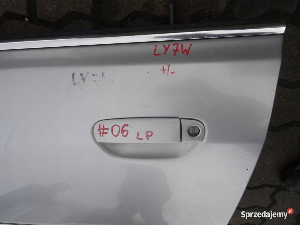 AUDI A8 D2 9902 DRZWI LEWY PRZOD LY7W Przemęt sprzedam