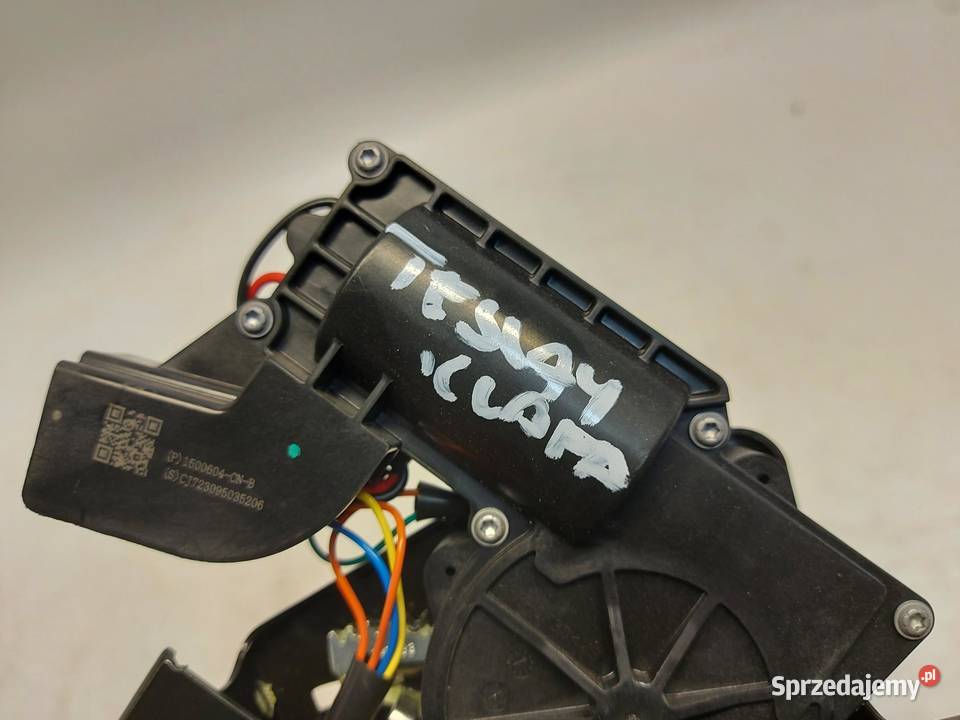 TESLA MODEL Y 2023r Zamek klapy bagażnika osobowe dolnośląskie