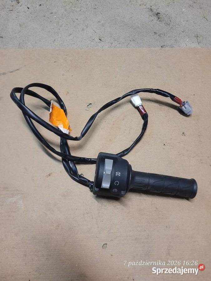 KAWASAKI Z900 Z 900 24 OEM PRZEŁĄCZNIK PRAWY Nowy Tomyśl