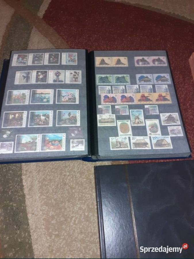 Cztery klasery pełne znaczków stara kolekcja