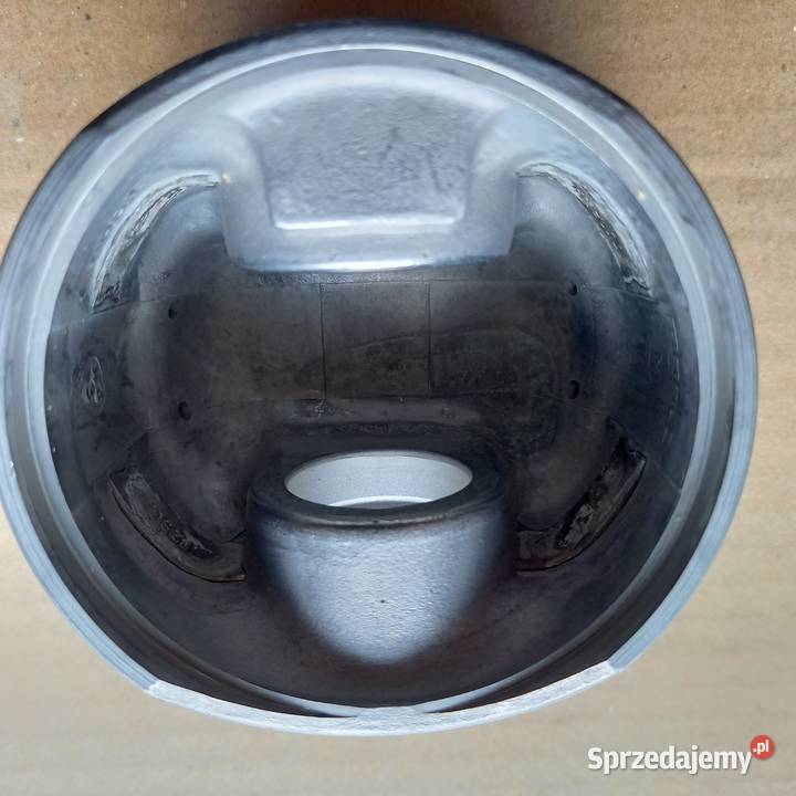 013 63 00 Tłok kplFord D18 Kraków