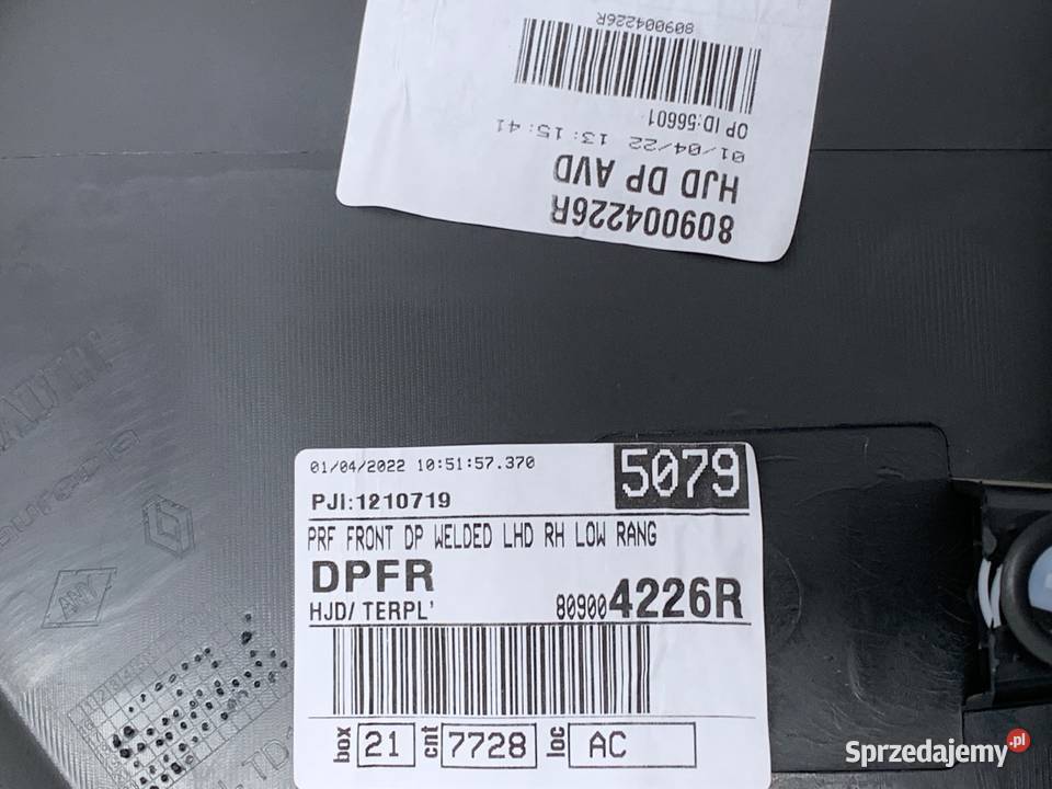 BOCZEK DRZWI PRAWY PRZÓD DACIA DUSTER 809004226R osobowe podkarpackie