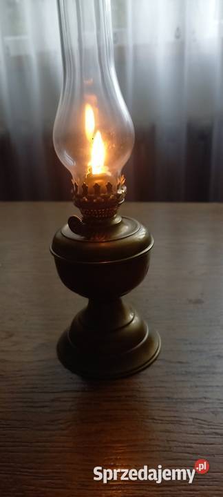 Mała mosiężna lampka naftowa sprawna