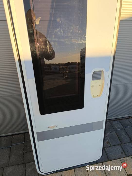 Drzwi do przyczepy kempingowej Adria 1715 x 615 Pozostałe Odrowążek