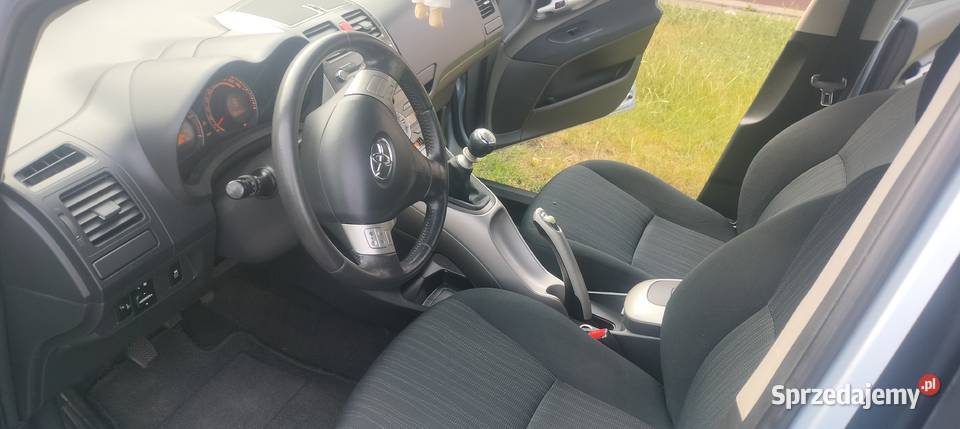 Toyota Auris 2008bez wkładu finansowego Rokiciny