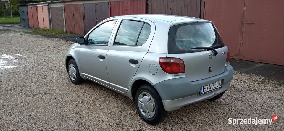 Toyota Yaris 10 benzyna 68KM Radomsko sprzedam
