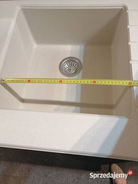Wodoodporny kompozytowy blat ze zlewozmywakiem Komorniki
