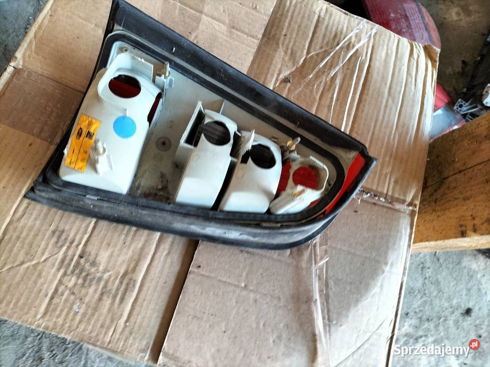 Opel Vectra B Lampa tył tylna kombi lewa lampy tylne Oświetlenie Kamień-Kolonia