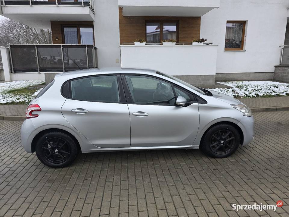 Peugeot 208 14 z klimatyzacja 208