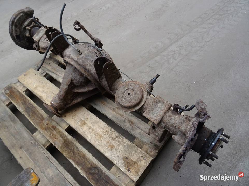 Most tył Nissan Patrol y61 duża główka głowa łódzkie Piotrków Trybunalski