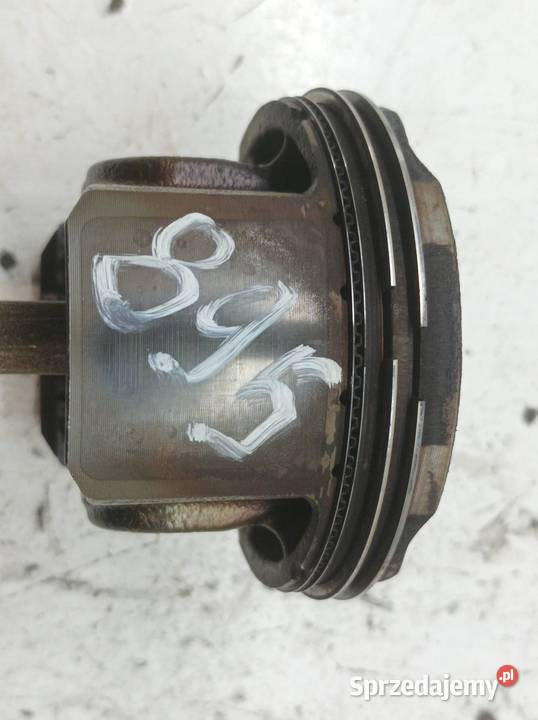 TŁOK KORBOWÓD 16 16V VVTI Toyota Corolla XI 2013