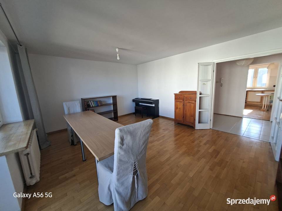 sprzedam 3 pokoje w Starej Miłosnej na własność Warszawa