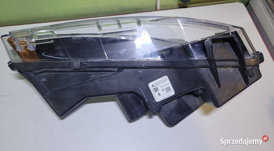 Lampa przeciwmgielna Prawa Tesla 3 107739200E Rzeszów sprzedam