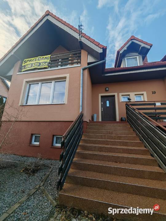Do sprzedania dom w zabudowie bliźniaczej z Sprzedaż Dzierżoniów
