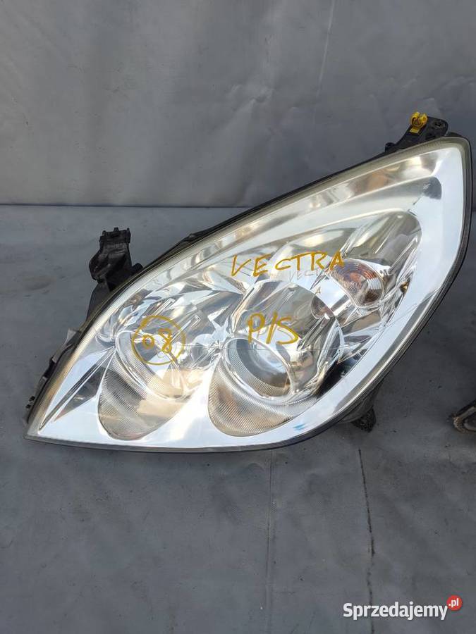 LAMPA PRZEDNIA PRZÓD LEWA OPEL VECTRA C LIFT UK osobowe Pozostałe Radom