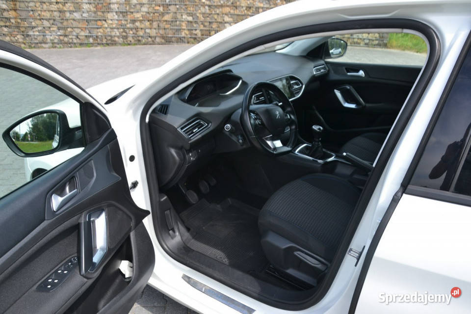 Peugeot 308 SW lifcie 15 diesel 102 MODEL 2021R małopolskie