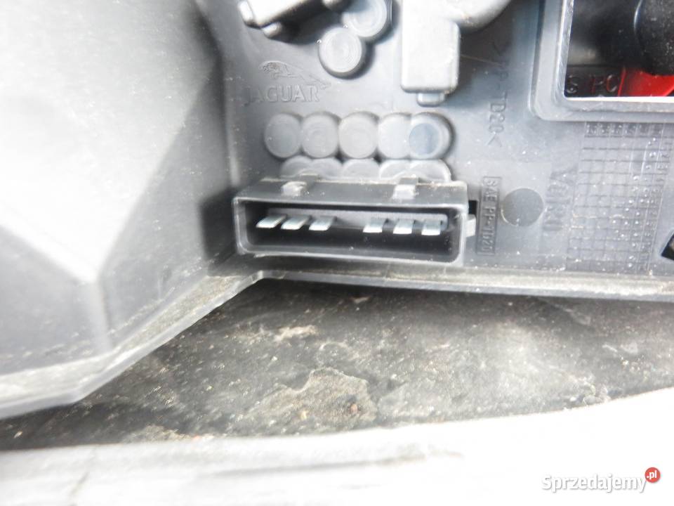 LAMPA PRAWA TYLNA JAGUAR XTYPE I X400