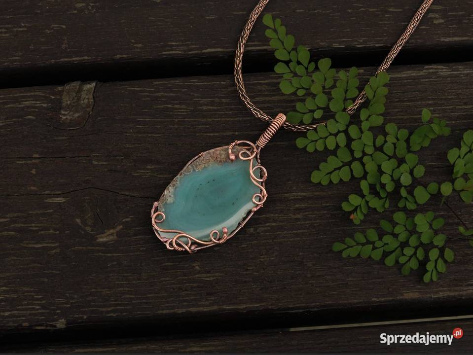 Miedziany wisiorek z zielonym agatem rękodzieło Wisiorki małopolskie Wieliczka
