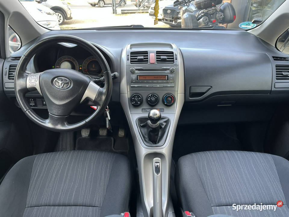 Toyota Auris 14 Klima Webasto El szyby Lusterka wielofunkcyjna kierownica