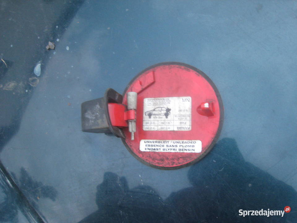 Klapka wlewu paliwa Opel Corsa C 0006 czerwona małopolskie Kraków