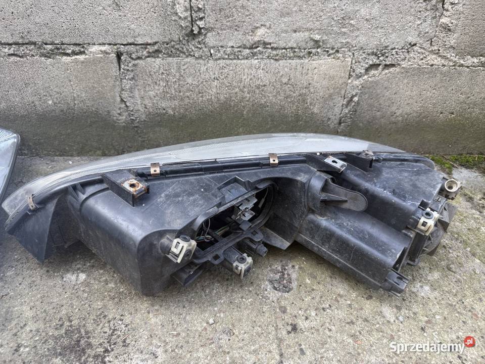 Lampa przód prawa Mazda 6 sprzedam