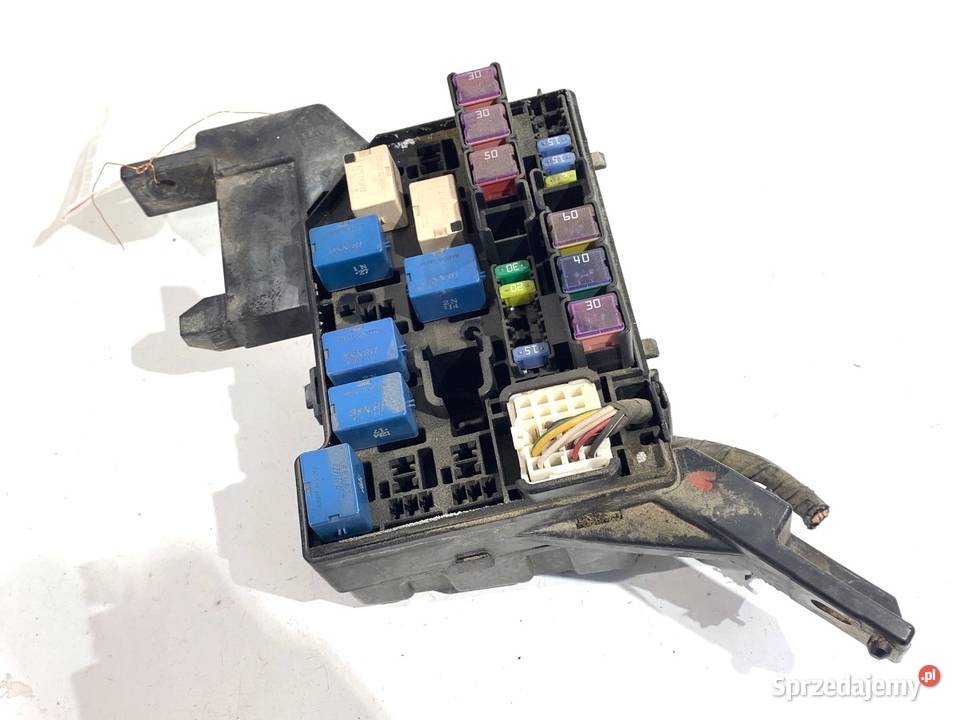 SKRZYNKA BEZPIECZNIKÓW FIAT SEDICI Crossover