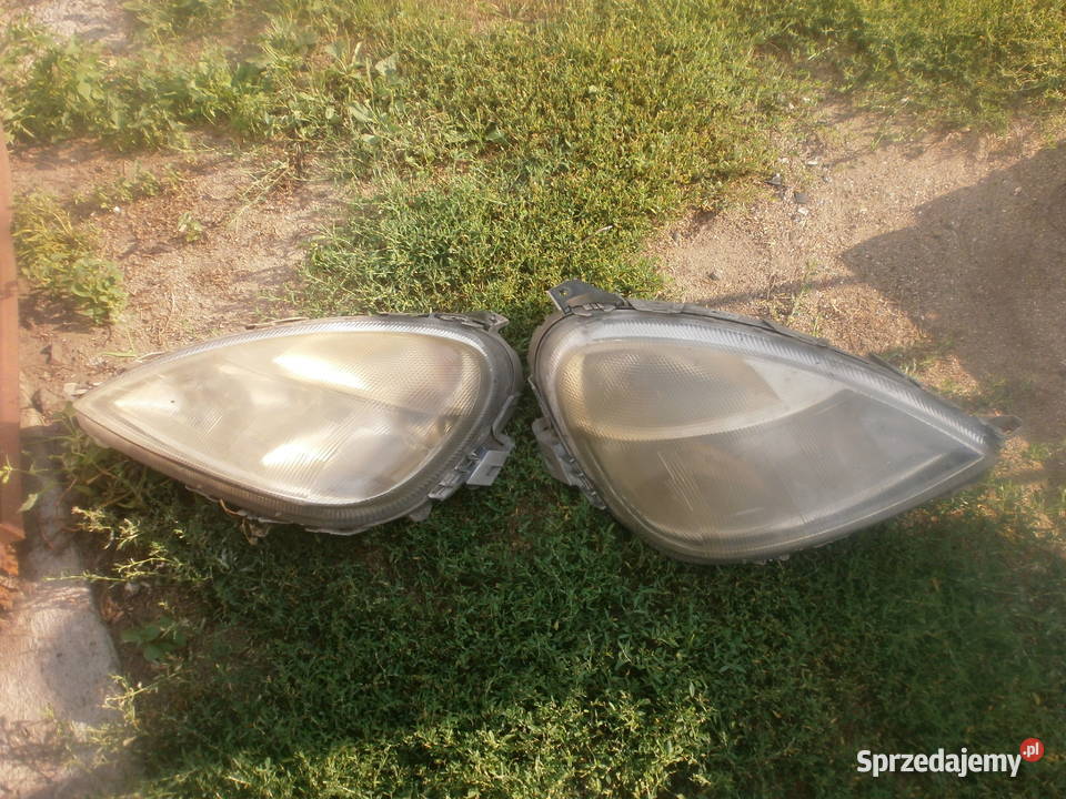 Mercedes 168 1688200261 1688200161 lampa przód
