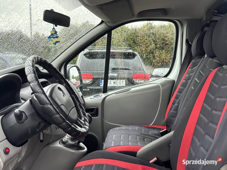 Opel Vivaro drzwi odsuwane Paniówki