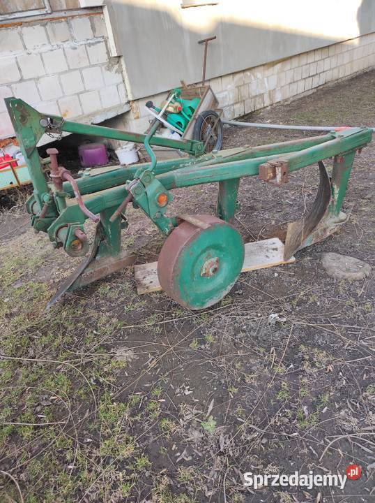 Pługi 3 skibowe nieuszkodzony