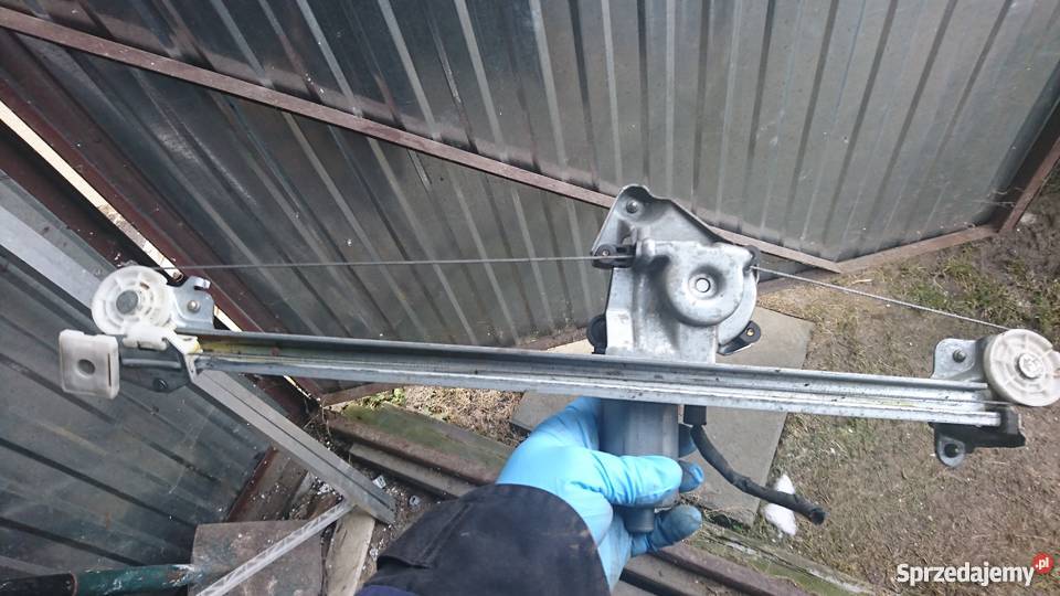 Mercedes e klasa W 210 podnośnik szyby tył prawy mechanizmy opuszczania szyb Wyposażenie wnętrza sprzedam