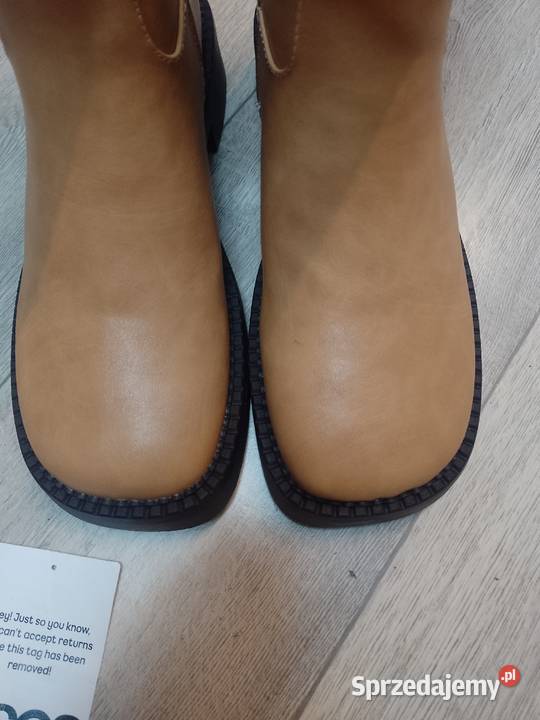 41 ASOS Design Brązowe kozaki z Londynu na Kraków