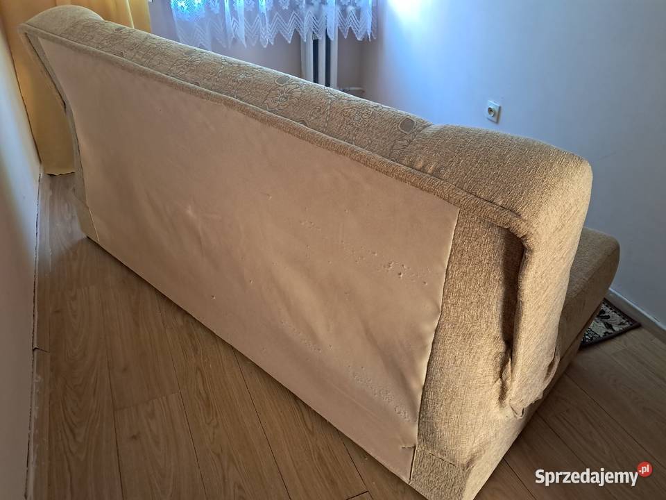 Wersalka z beżowozłotym obiciem do sprzedania Kraków