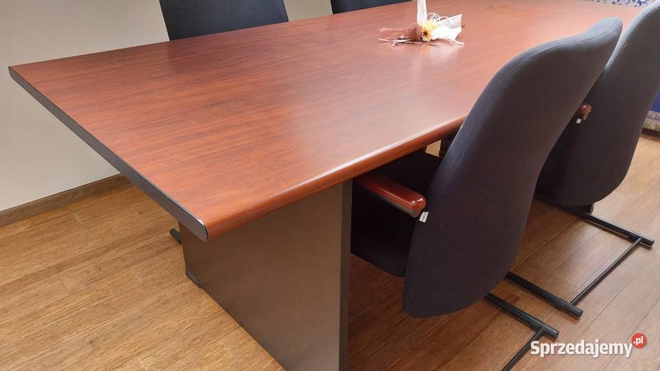 Stół konferencyjny z 6 krzesłami pod Olsztynem