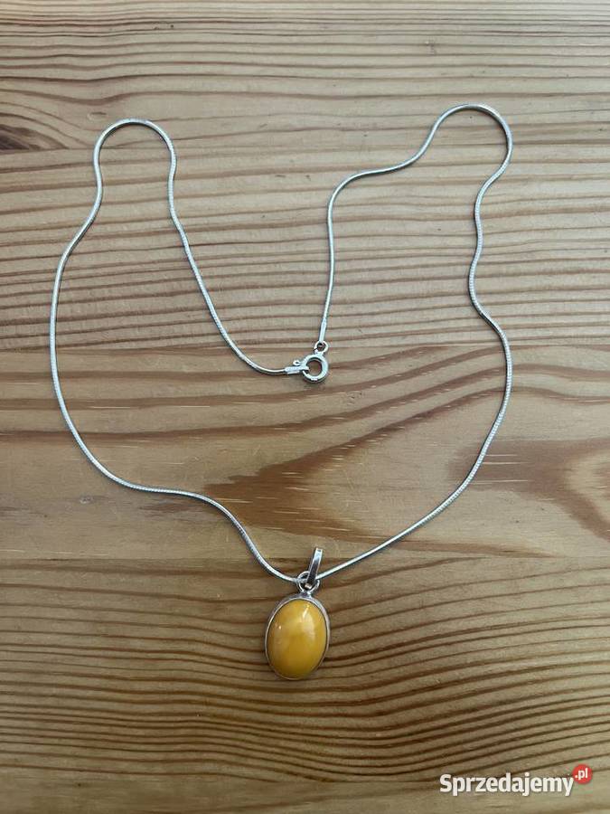 Wisiorek bursztyn w srebrze na łańcuszku