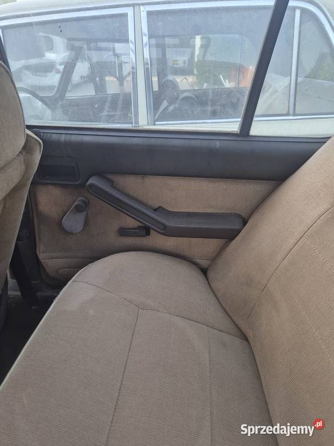 Fotele siedzenia boczki fiat 131 mirafiori Fotele i kanapy Miłosław