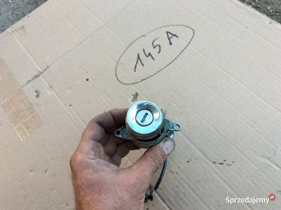 Audi 80 B4 ZAMEK WKŁADKA BAGAŻNIKA Kamień-Kolonia