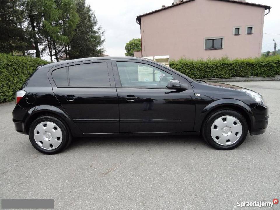 Do sprzedania nieuszkodzony Opel Astra czarny śląskie