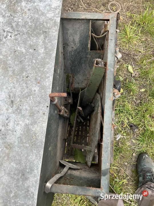 sadzarka do ziemniaków zawieszana na pług Maszyny rolnicze Dratów