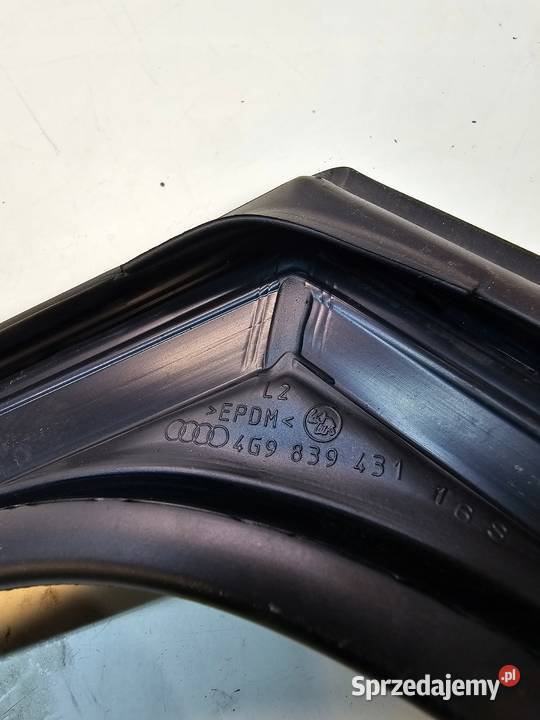 USZCZELKA DRZWI LEWY TYŁ AUDI A6 C7 4G9839431 Przystajń