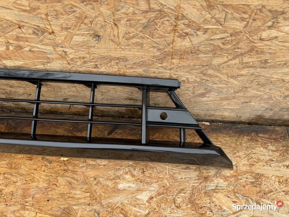 Środkowa kratka zderzaka przód Volvo xc60 II 2 Pozostałe wielkopolskie