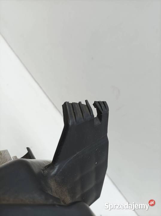 LAMPA PRZÓD PRAWA AZJA Kia Rio III 2011