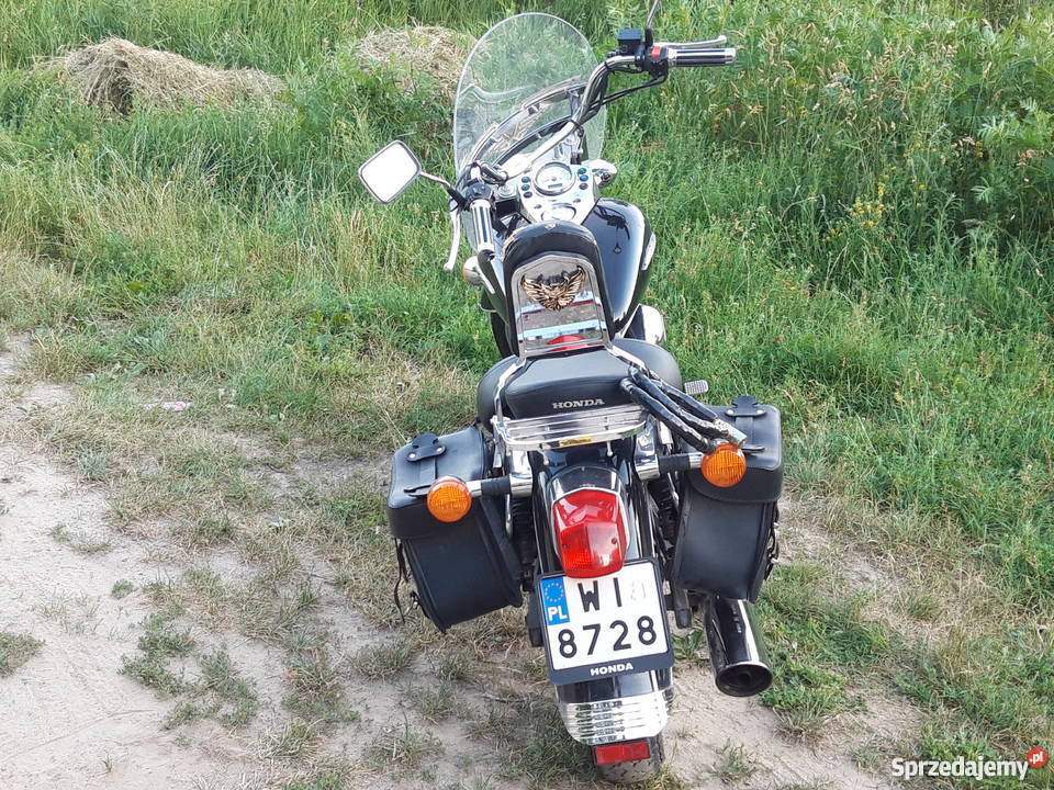 Honda Shadow 125 sakwy oparcie szyba kask czarny