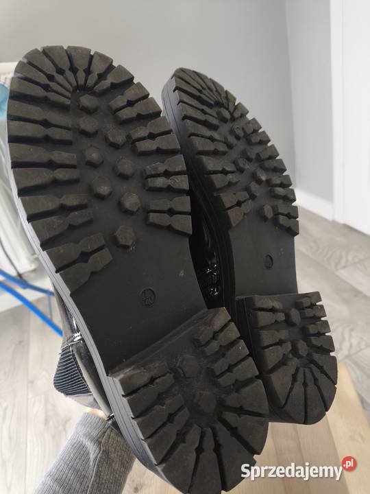 Botki damskie na grubiej podeszwie River Island Poznań