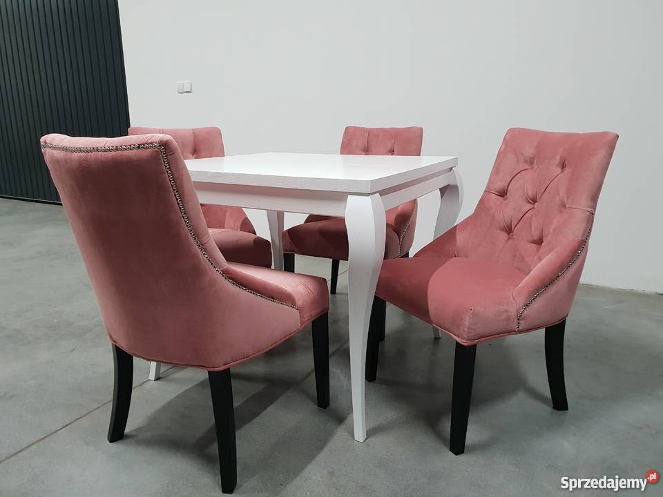 Krzesło pikowane z kołatką pinezkami Chojnice