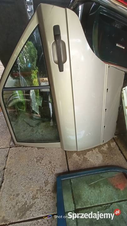 Mercedes 190 drzwi tylne lewe prawe W201 Części samochodowe świętokrzyskie Skarżysko-Kamienna