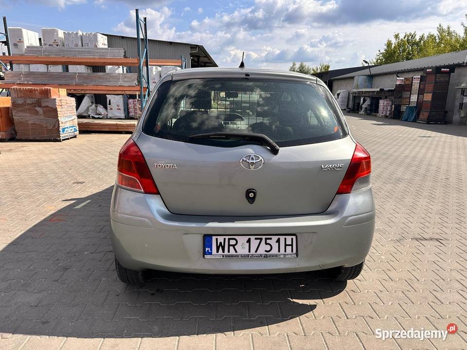 Toyata yaris salon polska bezwypadkowy pierwszy Radom