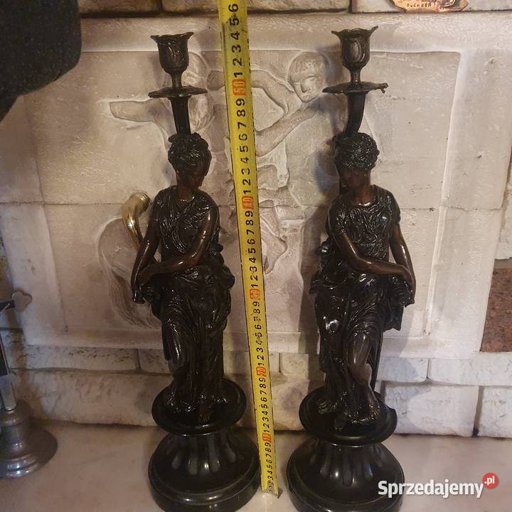 Dwie duże figuralne podstawy do lamp naftowych