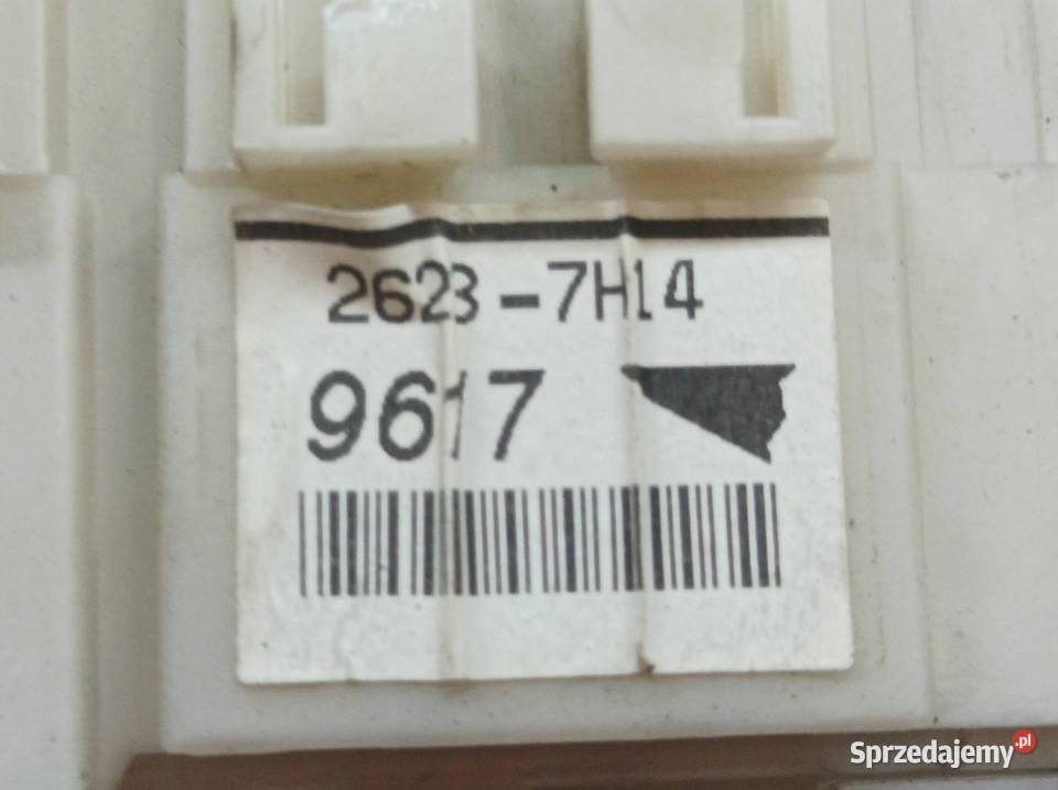 SKRZYNKA BEZPIECZNIKÓW 8273002150A 02117J16