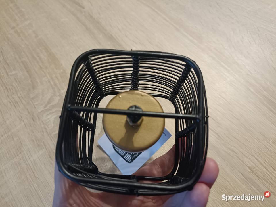 Świecznik na tealighty 8 x 8 czarnyzłoty Kwidzyn